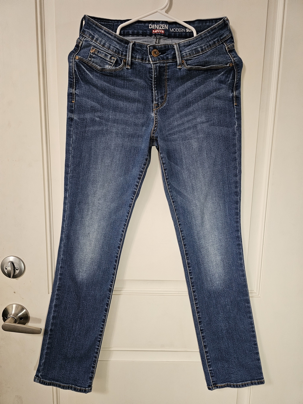 Denizen From Levi’s Modern Slim Jeans Women’s 6 W28 L32 Medium Wash